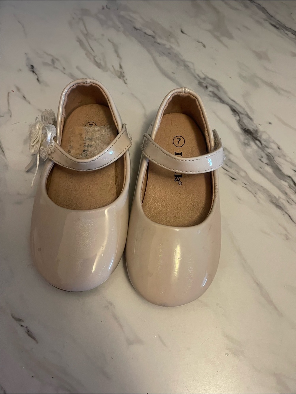 dk active Cream Patent Mary Jane Shoes with Flower Accent